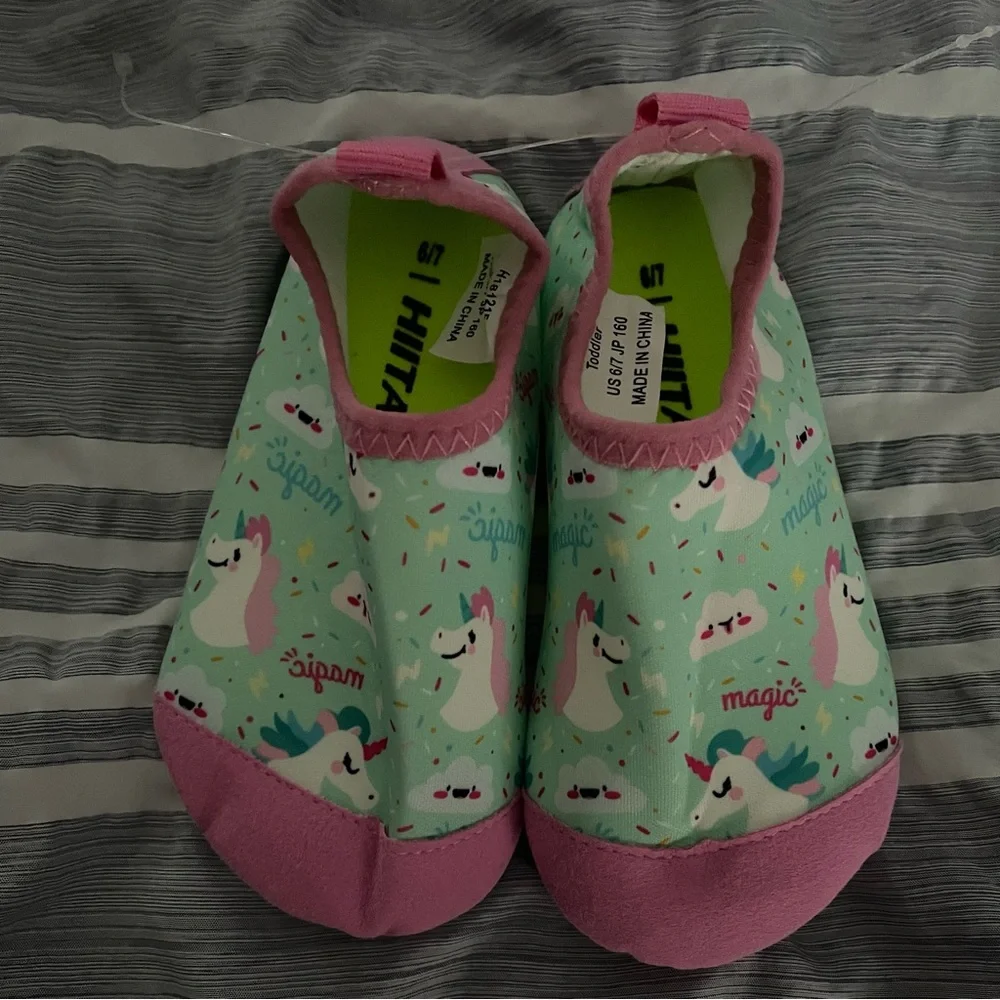 HIITAVE Toddler New Mint/Pink/Unicorn water‎ shoes. Size 6-7, brand new. No tags